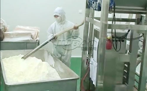 巨寶負壓真空吸料機客戶生產(chǎn)現(xiàn)場